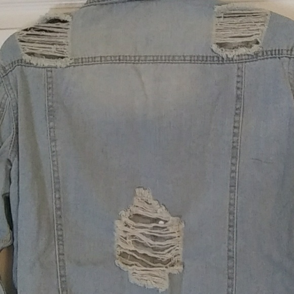Distressed light Denim Jacket.... Never Worn! - Picture 3 of 4